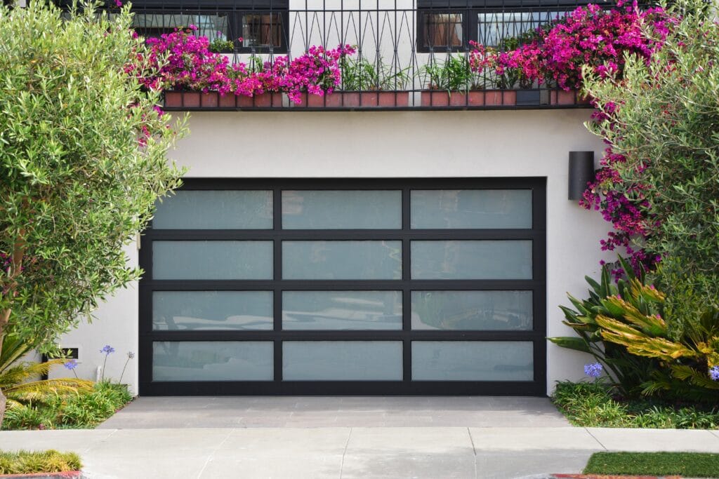 unique,garage,door,design,ideas,to,make,your,home,stand