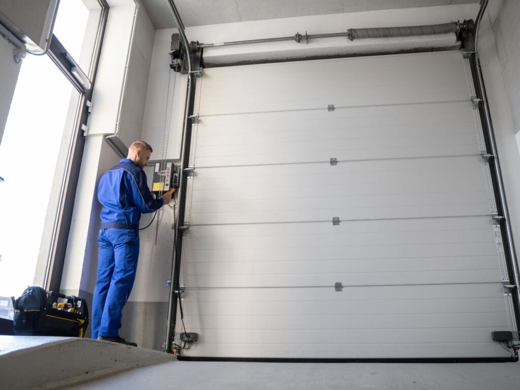 repair or replace your garage door réparer ou remplacer votre porte de garage fenomax